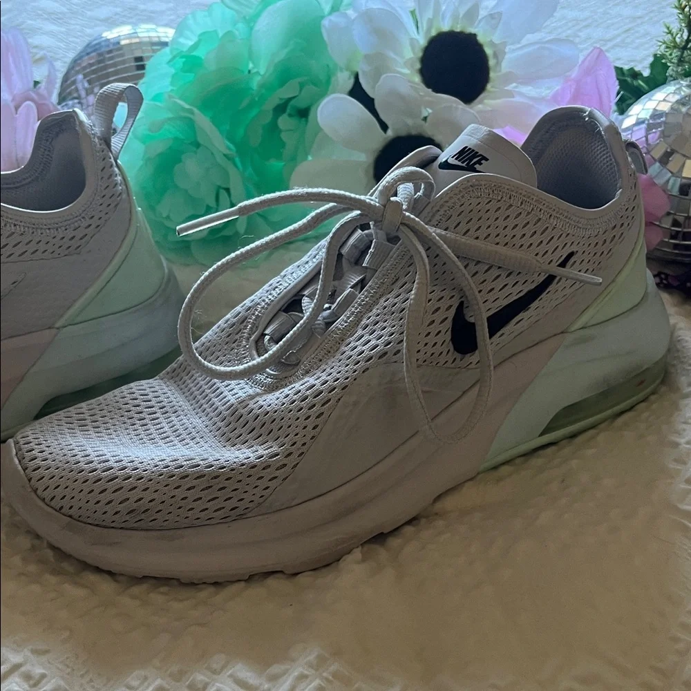 Nike Air Max Light Gray and Green Sneakers - Picture 2 of 13